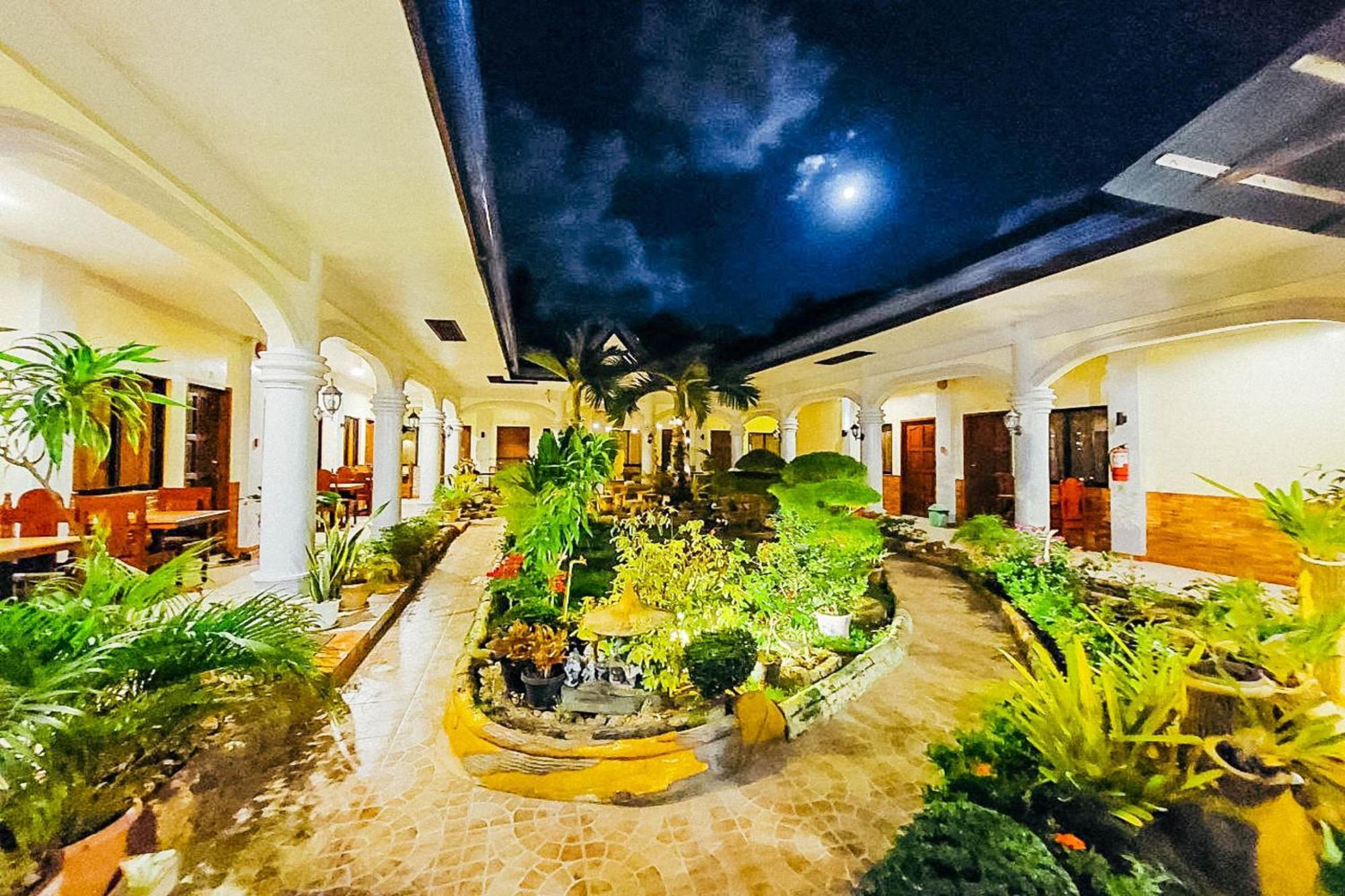 Mbg Travellers Inn Powered By Cocotel Puerto Princesa Екстериор снимка
